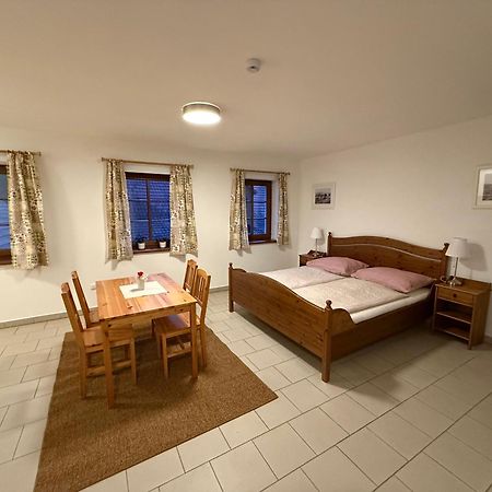 Hotel Trilety Mlyn à Police  Extérieur photo