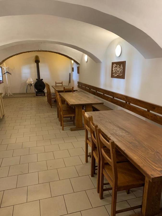 Hotel Trilety Mlyn à Police  Extérieur photo