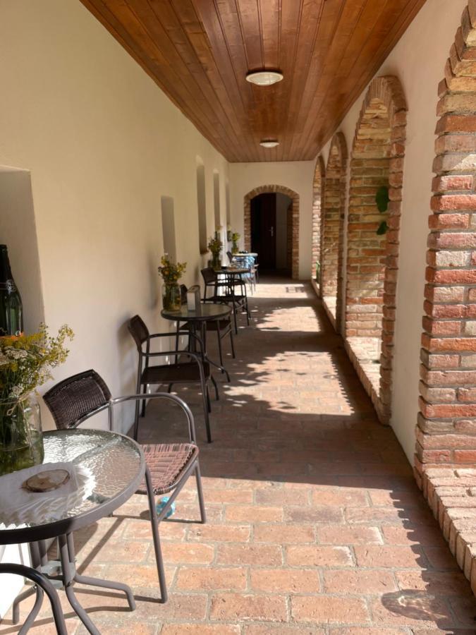 Hotel Trilety Mlyn à Police  Extérieur photo